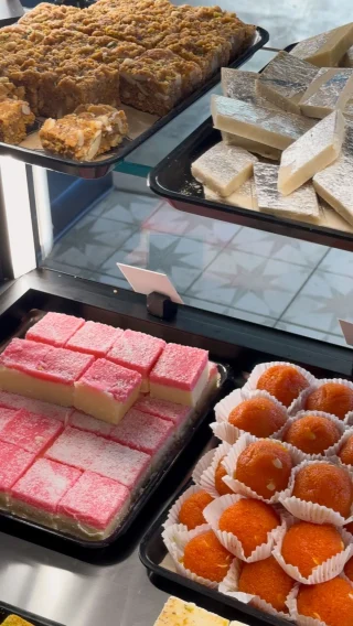 We went behind the scenes & asked our staff what their favourite Indian Sweet is🍬

What is your favourite? Comment below👇✨

#indiansweets #mithai #bombaydeli #nottingham #nottinghamfood #indianstreetfood #indianfood #foodie #behindthescenes