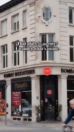 Who’s been inside?👀👇

#bombaydeli #nottingham #nottinghamfood #indianfood #foodie #samosas #cute #hiddengem